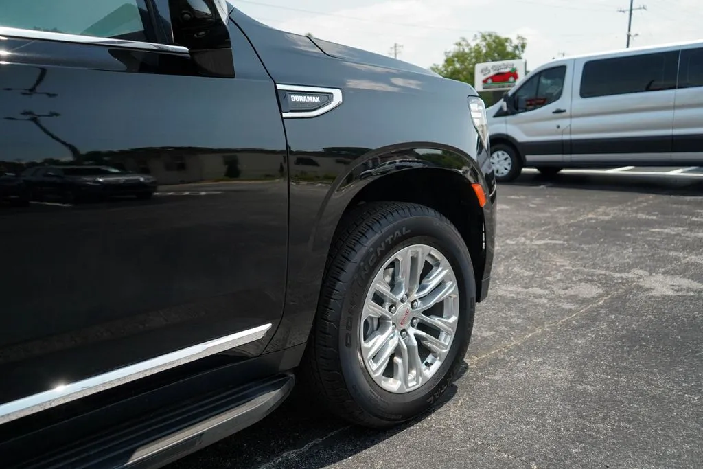 2024 GMC Yukon XL SLT - Photo 18