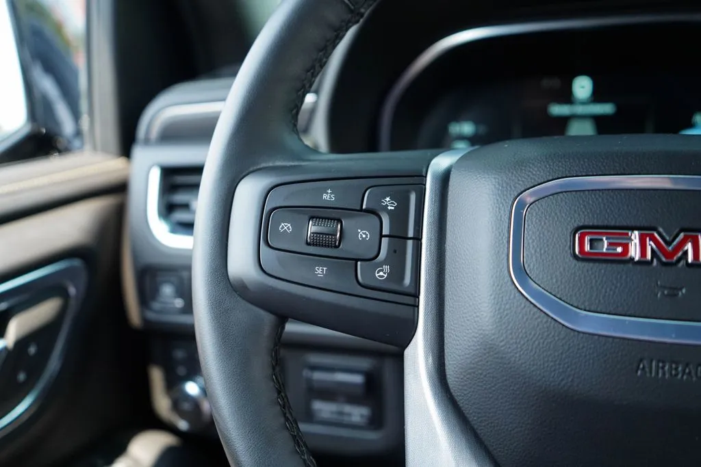 2024 GMC Yukon XL SLT - Photo 32