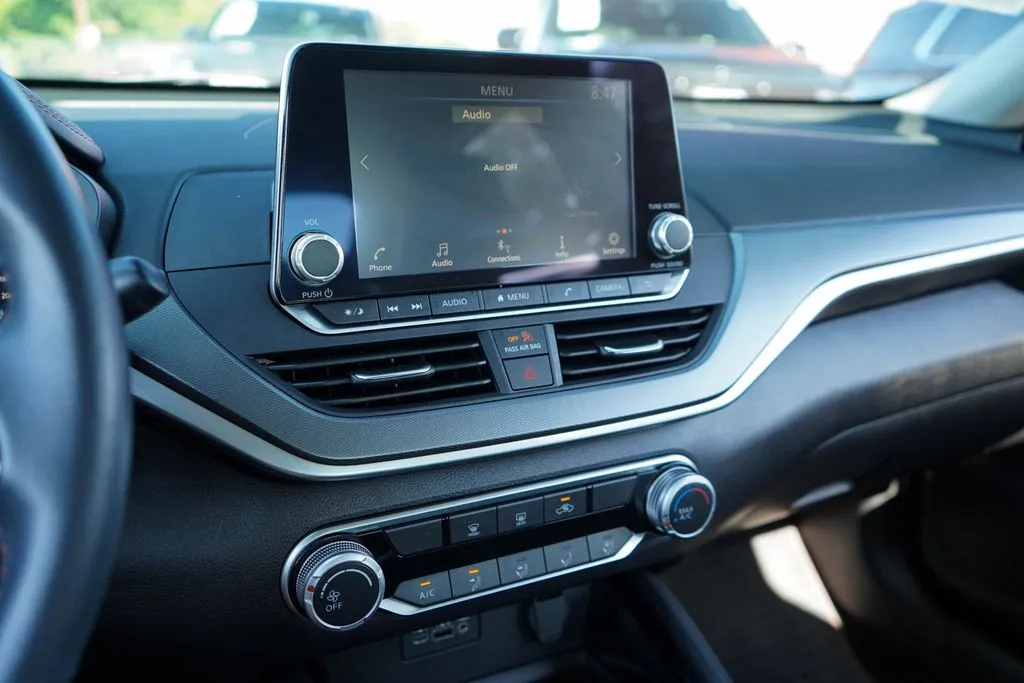 Nissan Altima photo 7