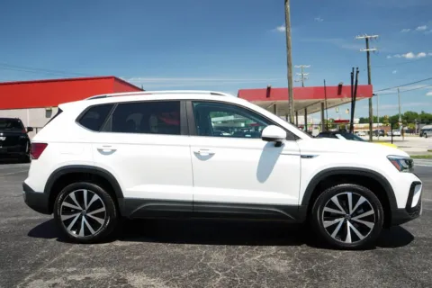 Photos of 2023 Volkswagen Taos 1.5T SE for sale in Moore, SC at TLC Motors