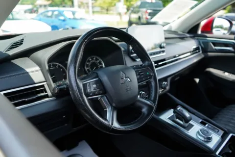 More photos of 2022 Mitsubishi Outlander SEL at TLC Motors, SC
