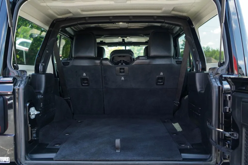 Jeep Wrangler photo 23