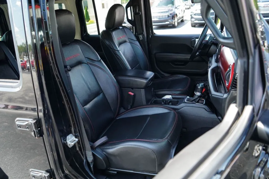 Jeep Wrangler photo 12