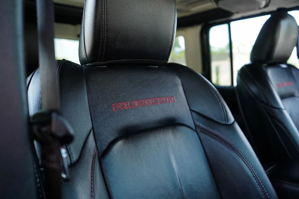 Jeep Wrangler photo 13