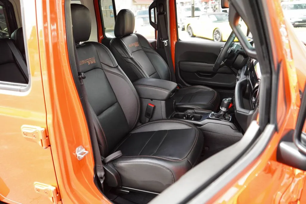 Jeep Wrangler photo 12