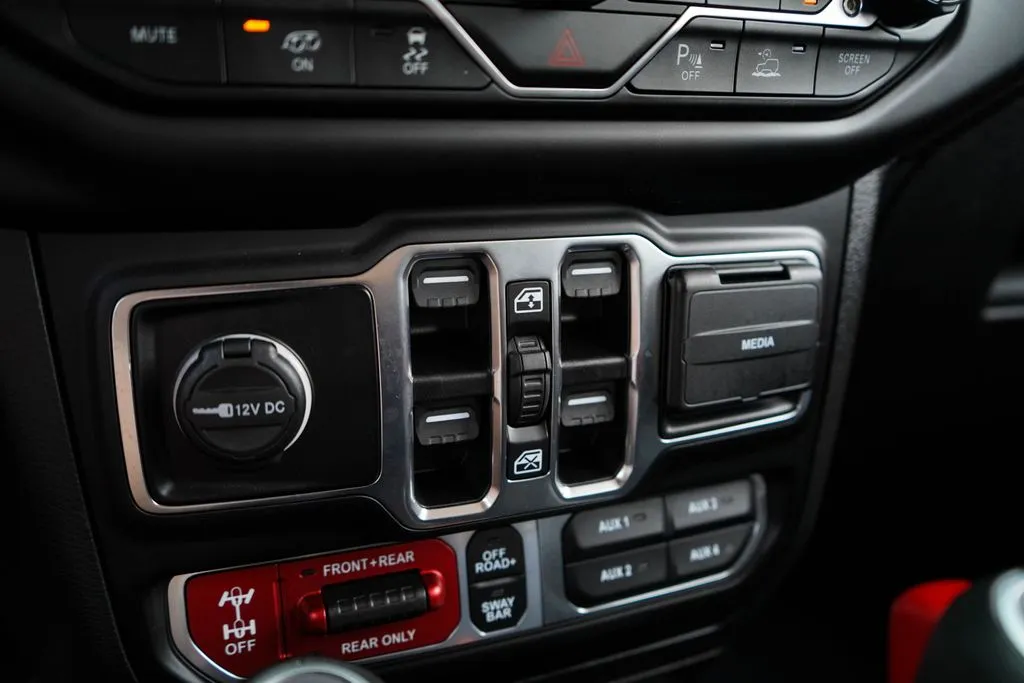 Jeep Wrangler photo 37