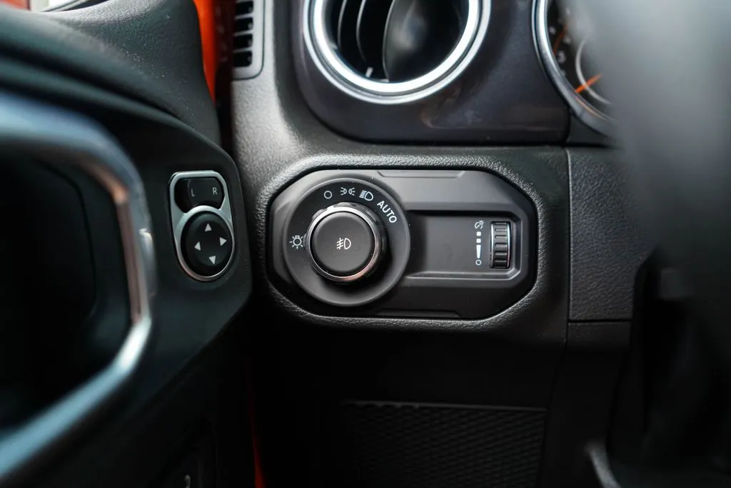 Jeep Wrangler photo 38