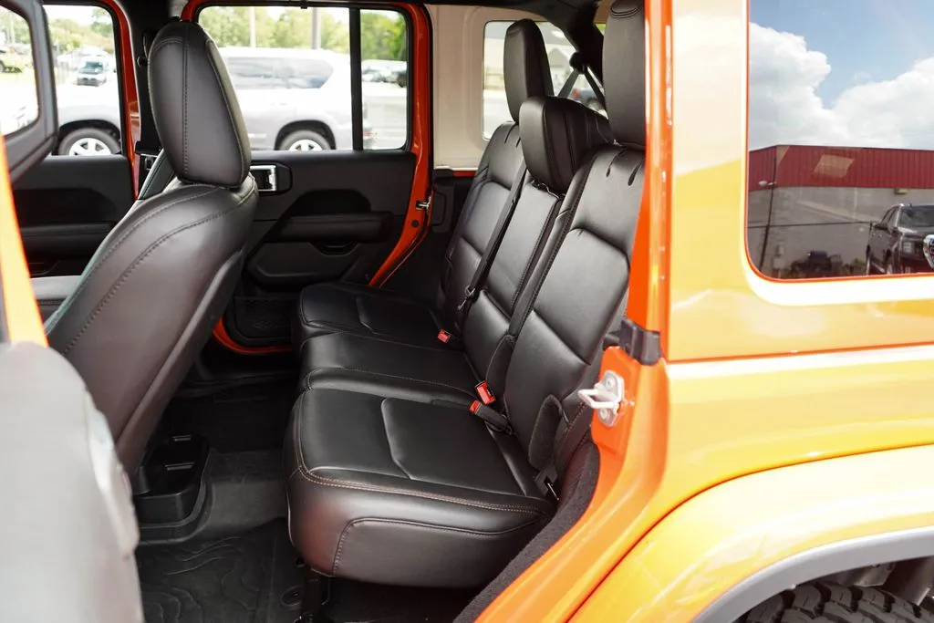 Jeep Wrangler photo 8