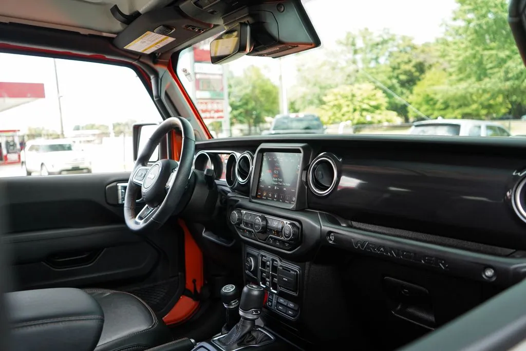 Jeep Wrangler photo 14