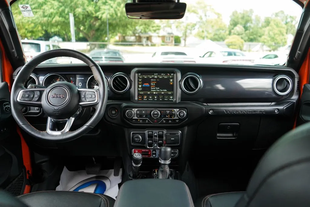 Jeep Wrangler photo 9