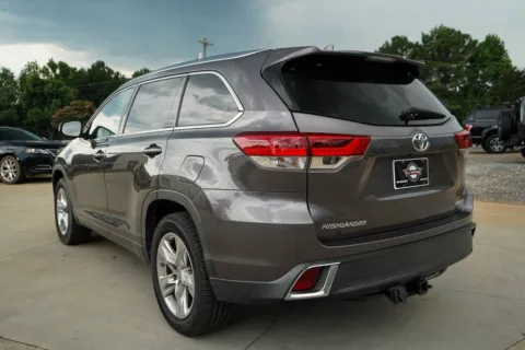 More photos of 2019 Toyota Highlander Limited at TLC Motors, SC