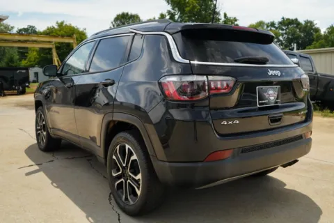More photos of 2022 Jeep Compass Limited at TLC Motors, SC
