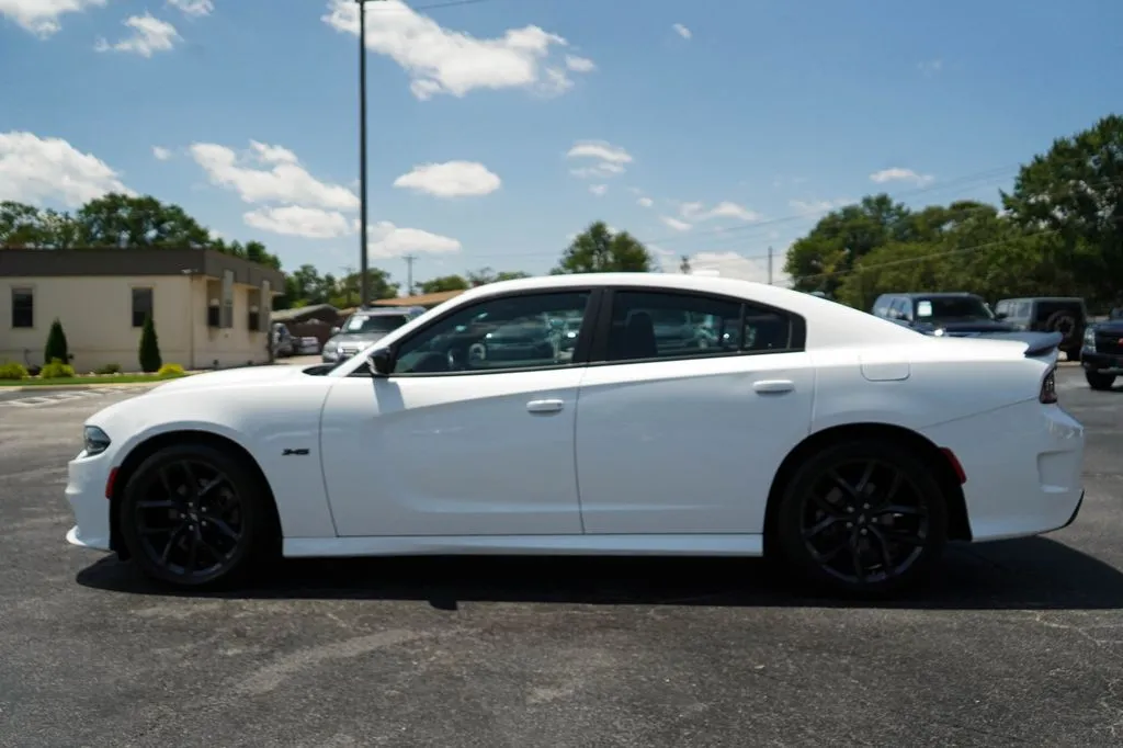 Dodge Charger photo 23