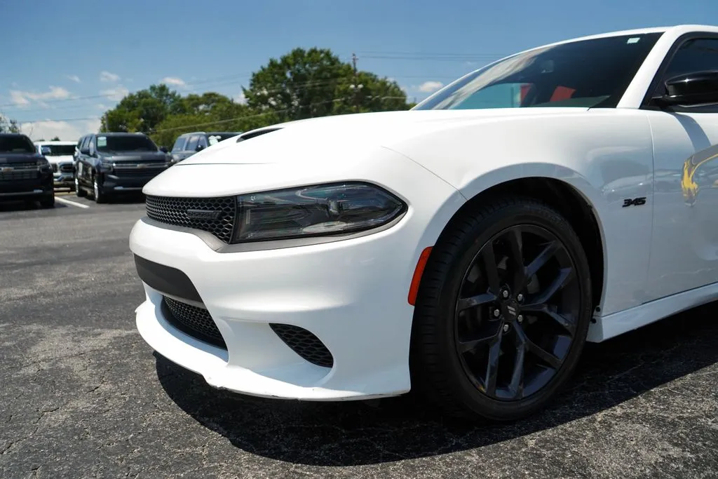 Dodge Charger photo 17