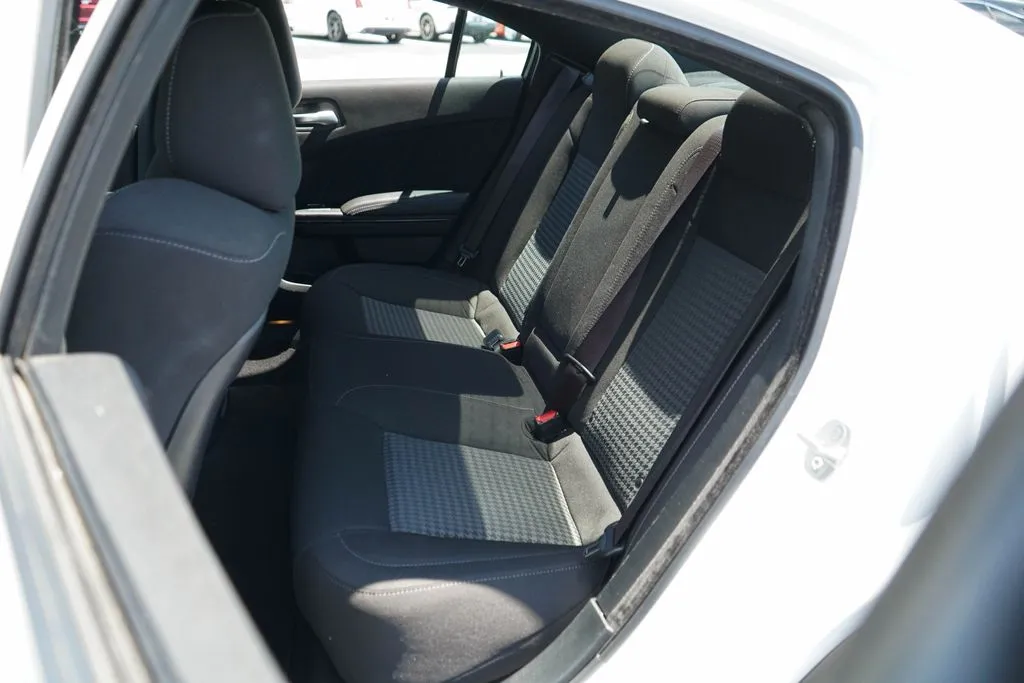 Dodge Charger photo 8