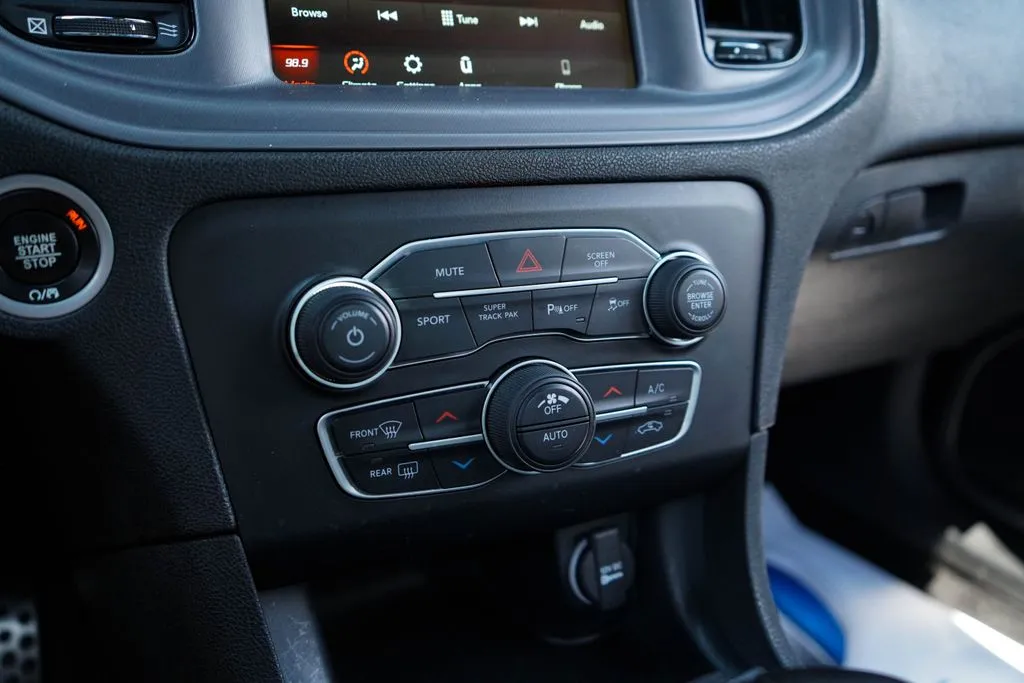Dodge Charger photo 26
