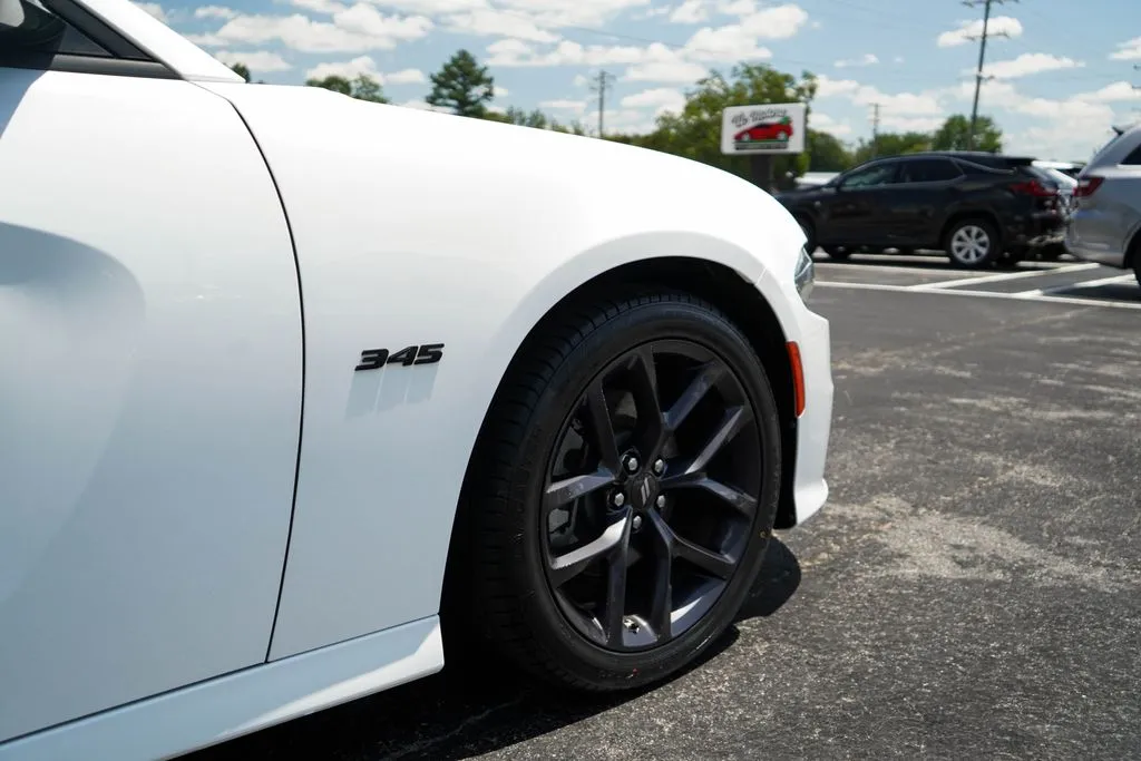 Dodge Charger photo 18