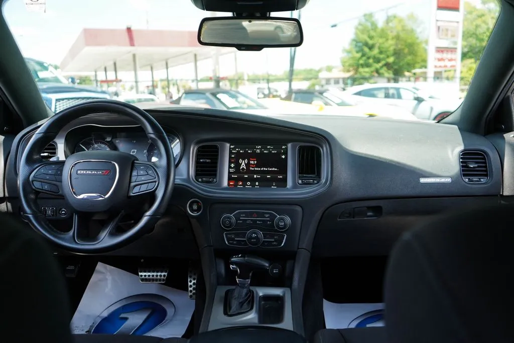 Dodge Charger photo 9