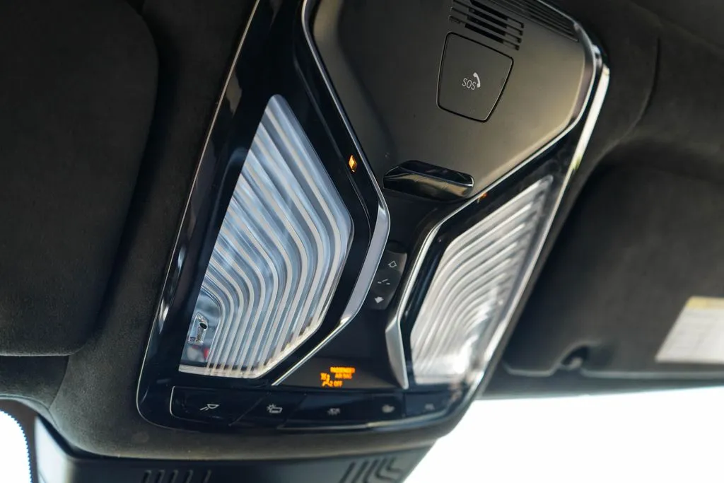 BMW 7 Series photo 12