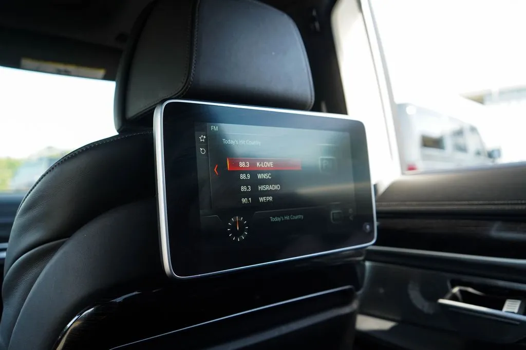 BMW 7 Series photo 13