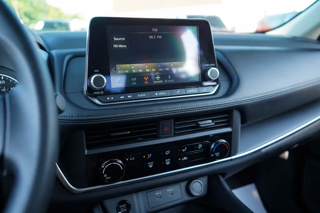 Nissan Rogue photo 7