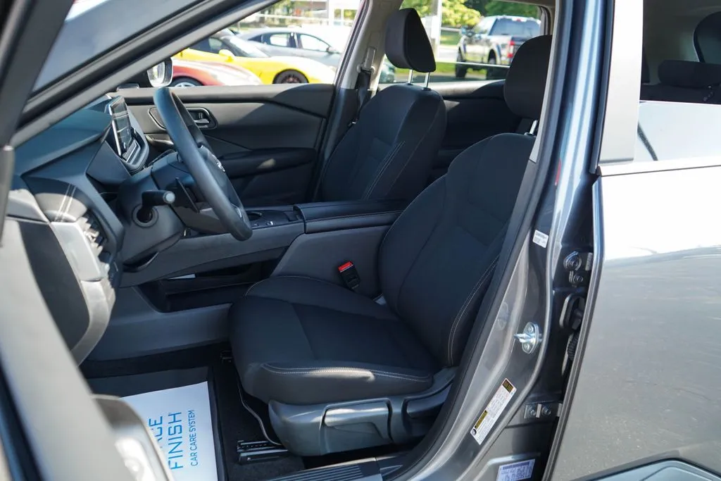 Nissan Rogue photo 6