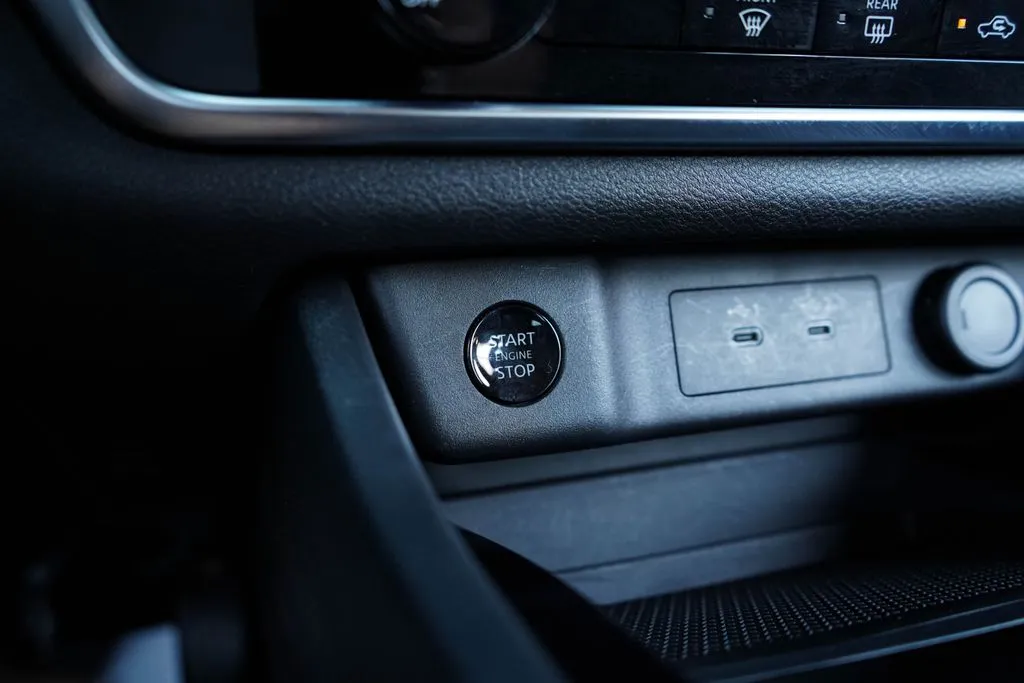 Nissan Rogue photo 27