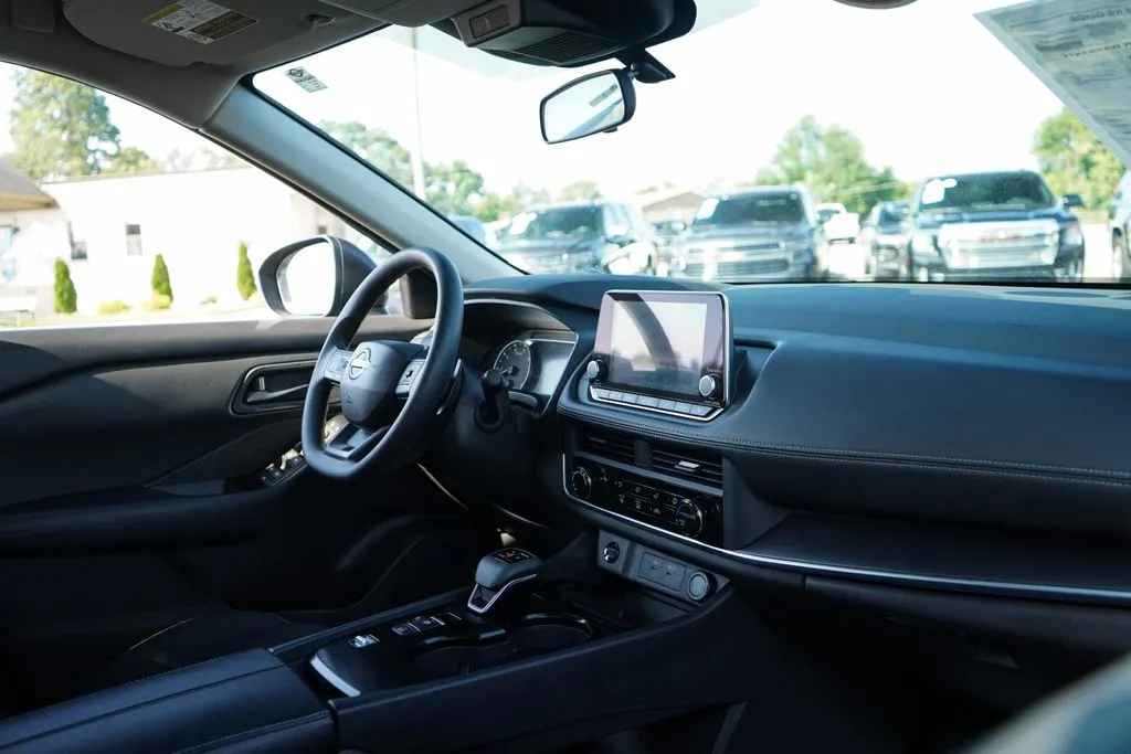Nissan Rogue photo 13