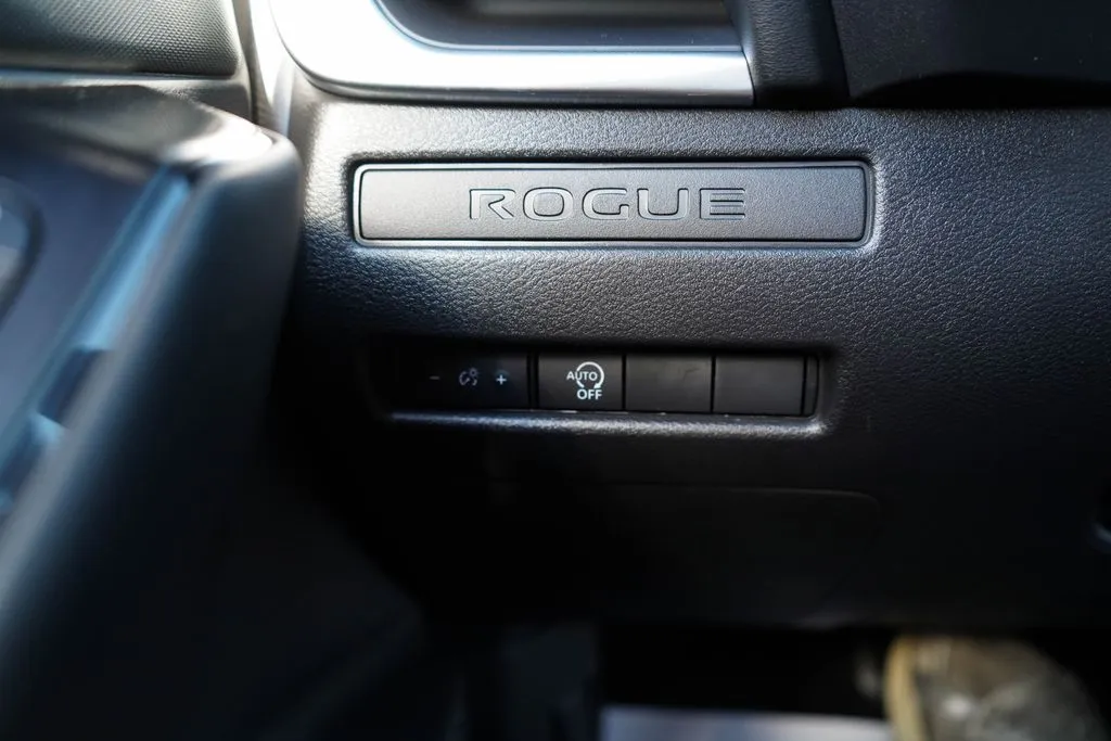 Nissan Rogue photo 30