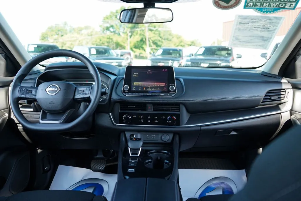 Nissan Rogue photo 9