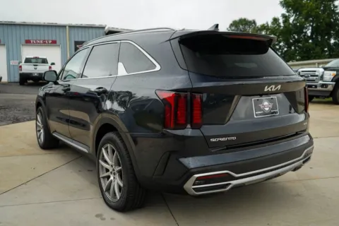More photos of 2023 Kia Sorento Hybrid EX at TLC Motors, SC