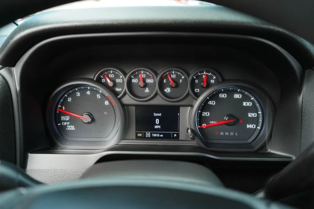 Chevrolet Silverado photo 26