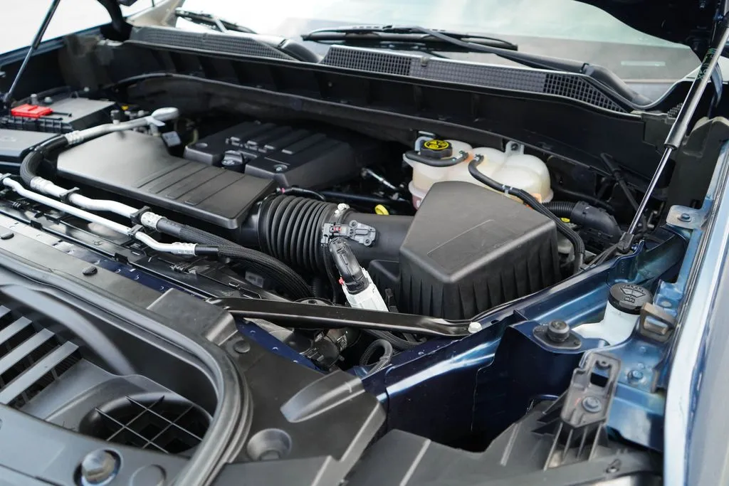 Chevrolet Silverado photo 36