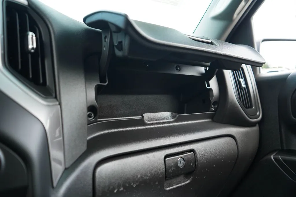 Chevrolet Silverado photo 28