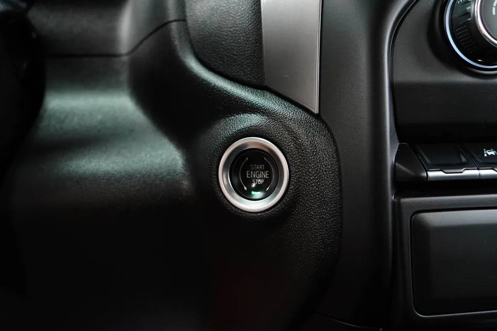 Chevrolet Silverado photo 29