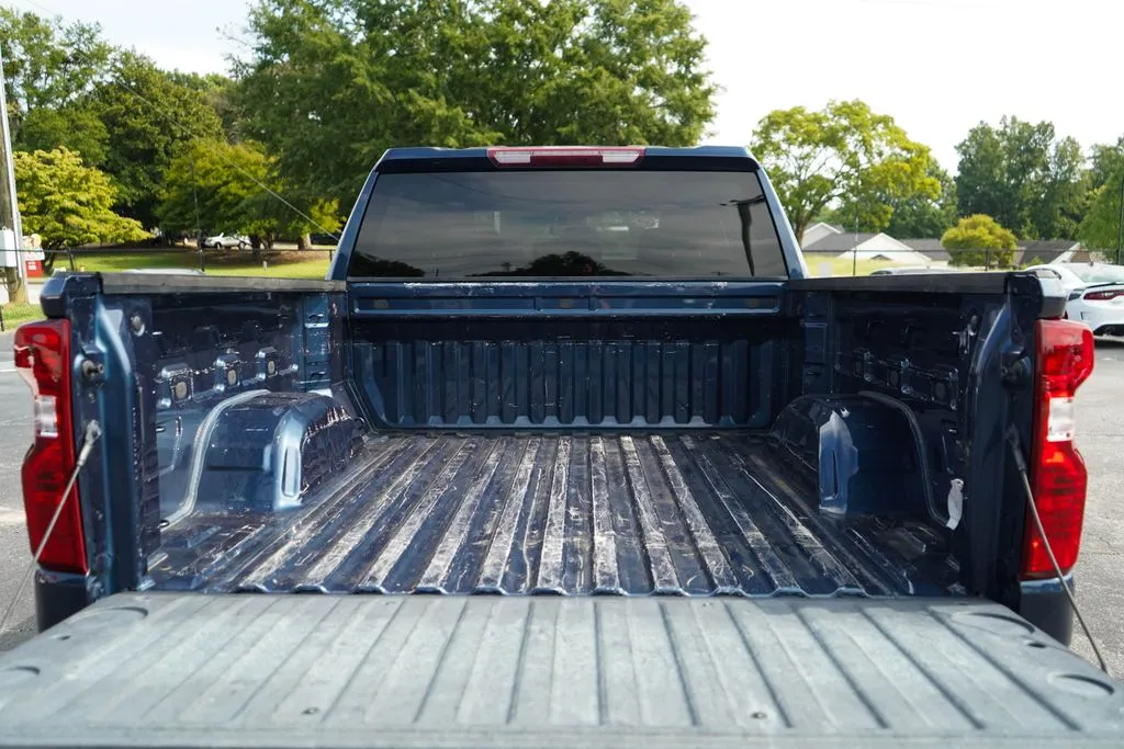 Chevrolet Silverado photo 14