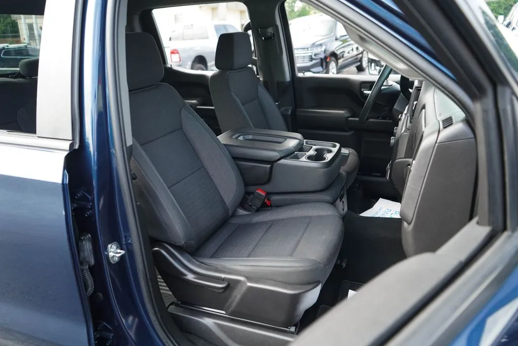 Chevrolet Silverado photo 12