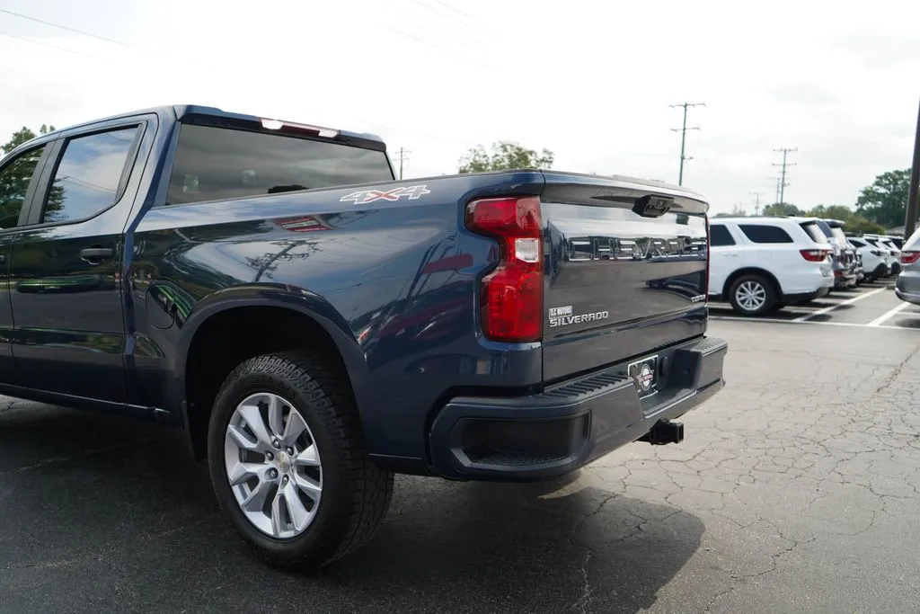 Chevrolet Silverado photo 21
