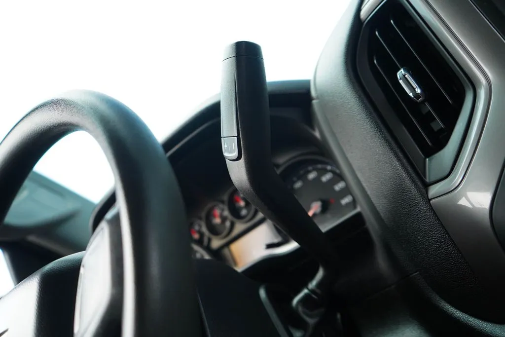 Chevrolet Silverado photo 34