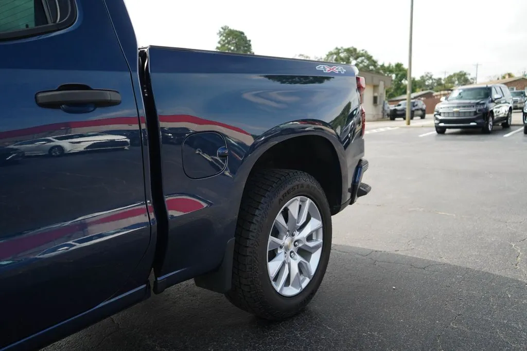 Chevrolet Silverado photo 22