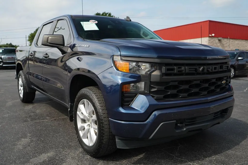 Chevrolet Silverado photo 37