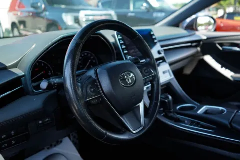 More photos of 2019 Toyota Avalon XSE at TLC Motors, SC