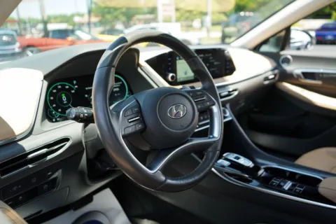 More photos of 2021 Hyundai Sonata Hybrid Limited at TLC Motors, SC