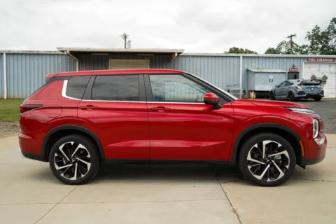 Another view of 2024 Mitsubishi Outlander SE for sale in Moore, SC at TLC Motors