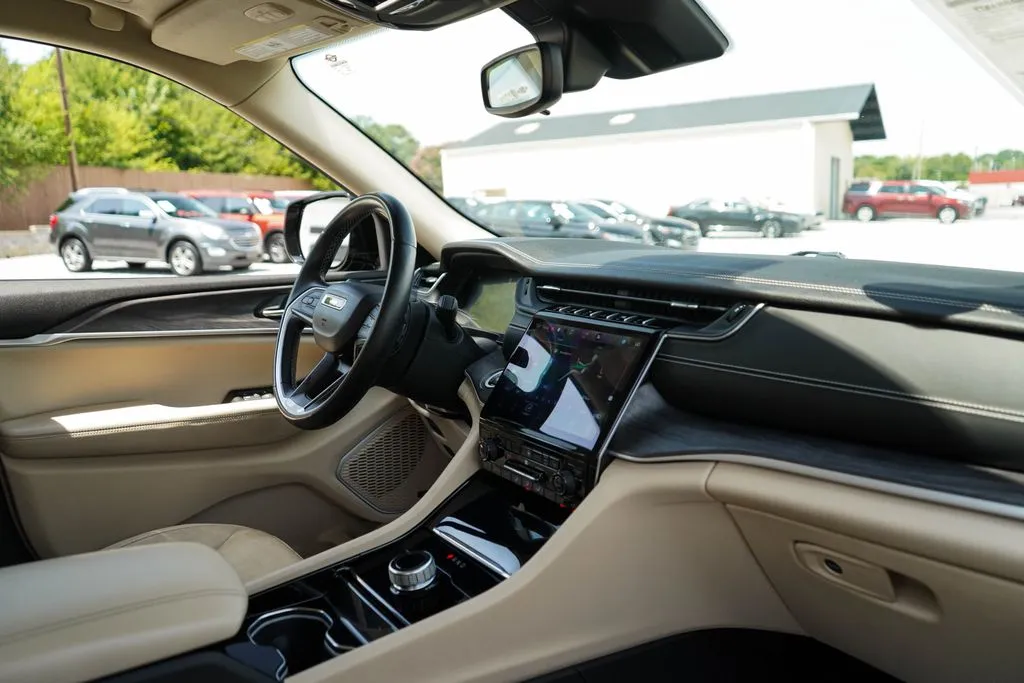 Jeep Grand Cherokee L photo 14