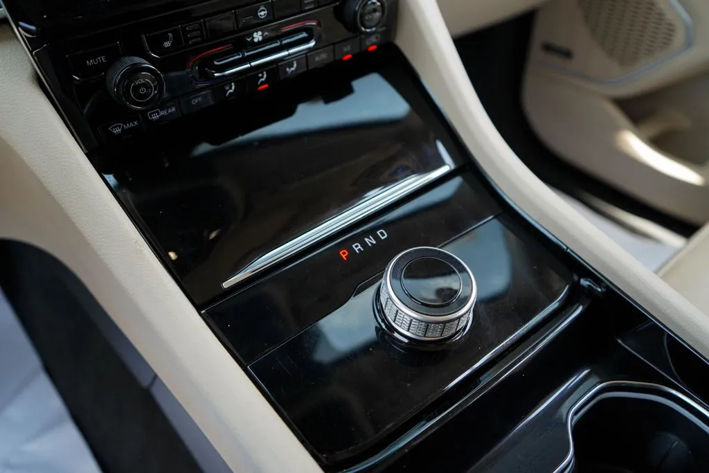 Jeep Grand Cherokee L photo 37
