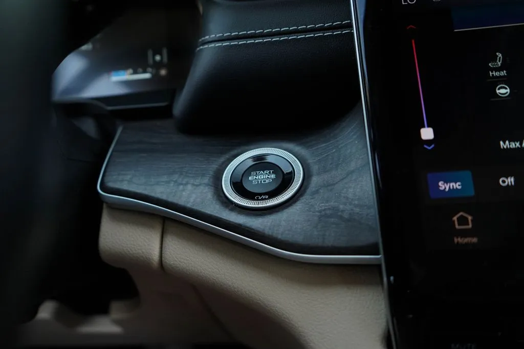 Jeep Grand Cherokee L photo 30