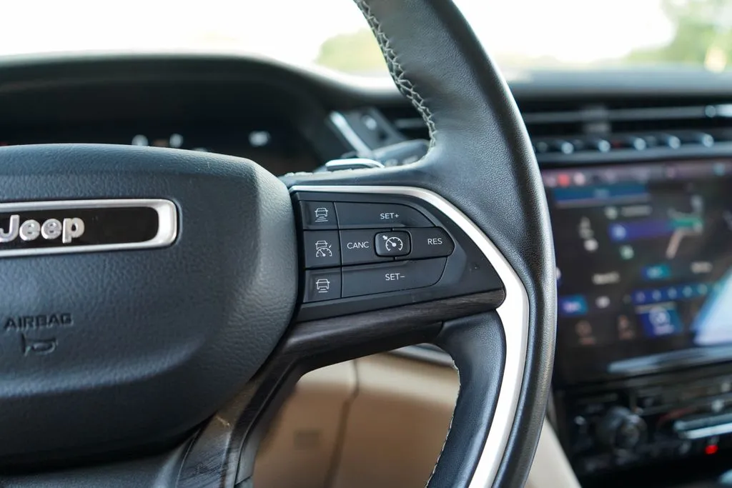 Jeep Grand Cherokee L photo 34