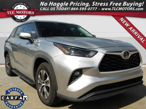 Silver 2022 Toyota Highlander XLE for sale in Moore, SC
