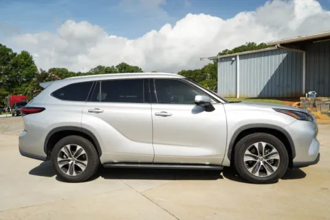 Another view of 2022 Toyota Highlander XLE for sale in Moore, SC at TLC Motors